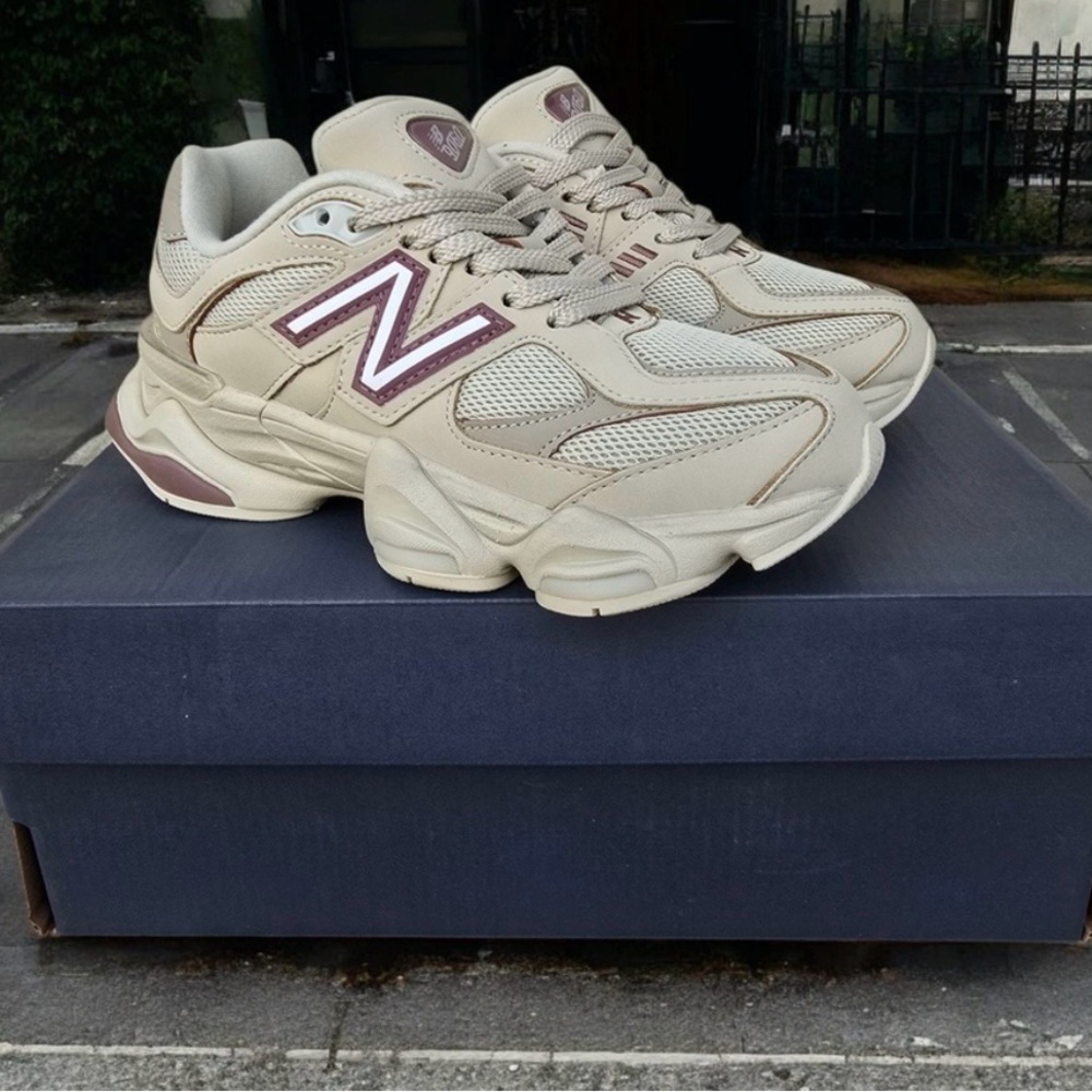 New Balance 9060 Women's Sneakers